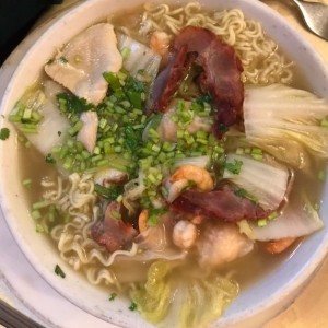 Sopa Wanton Mein 