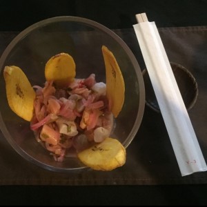 Ceviche...! Muy bueno en este restaurante. 