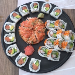 Sushi Pizza con Roll Alaska con Roll California