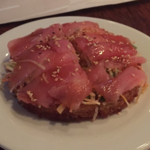 sushi pizza atun