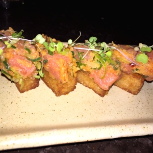 Dados de atun picante