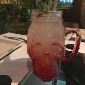 gin vodka granadina y gengibre