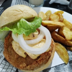 hamburguesa de pollo con salsa de queso