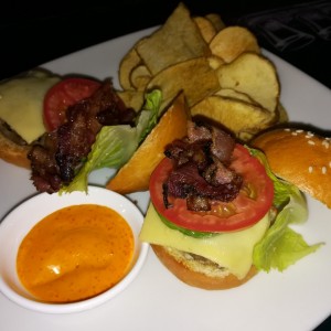 Las Burgers - Avocado Burger
