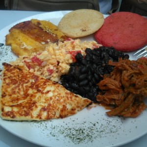 Desayuno criollo