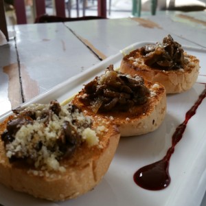 Bruschettas de hongos