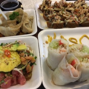 gyosas + ensalada bonsai + spring rolls + samurai