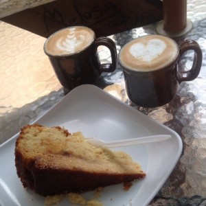 torta quesillo y cafe con leche