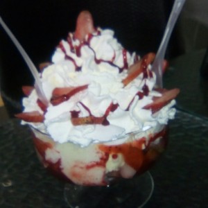 Copa fresa con crema