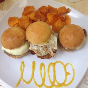 trio de hamburguesa
