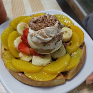 waflles con nutella y helado