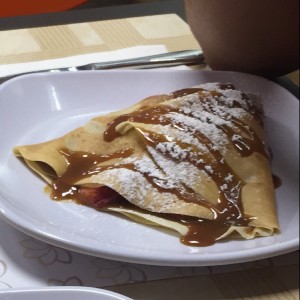 creepe de fresa con dulce de leche