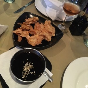 Wanton mixto (pollo y camarones) Delicioso