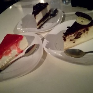 Cheesecake de Fresa, Brownie y Oreo