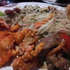 mix de distintos platos! divino!! este formato no existe, pedimos casa plato por separado y todos probamos todo