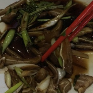 Ensalada de orejas de cochino