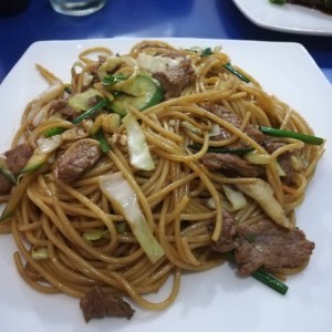 Tallarines con carne