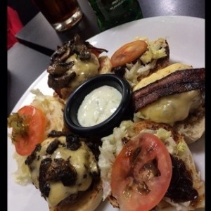 trio de hamburguesas