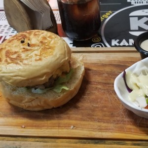 hamburguesa con queso y tocineta