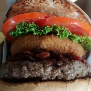 Hamburguesa Shack de queso fundido y hongos + tocineta