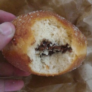 bomba rellena de avellana