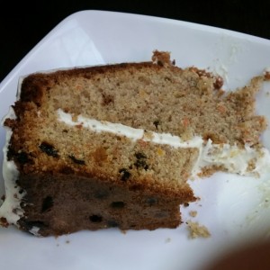 Torta de Zanahoria. Le pegue un mordisco, disculpen.
