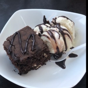 Brownie con Helado 