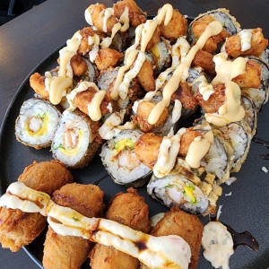 Tempura de pescado y camarones 