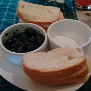 aceitunas negras de entrada