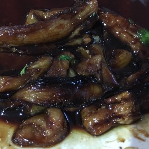 Berenjenas con ajo y cilantro