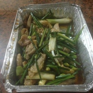 Flor de Ajo con Cerdo, Muy Bueno, para llevar
