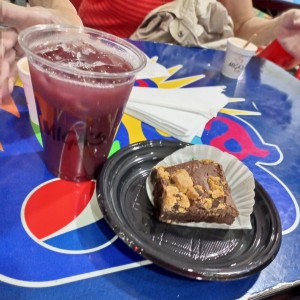 Brookie y jugo de mora