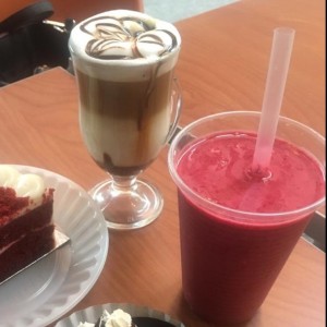 Smothie de mora y mokachino