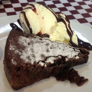Brownie con helado