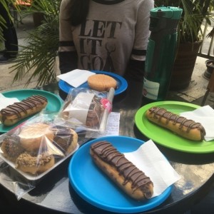 Long bar rellena de arequipe y chocolate