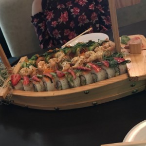 barco de island roll, fuji color y alaska roll especial