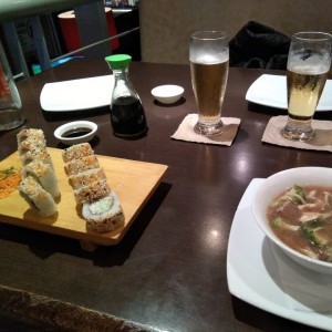 California Roll y Sopa teriyaki