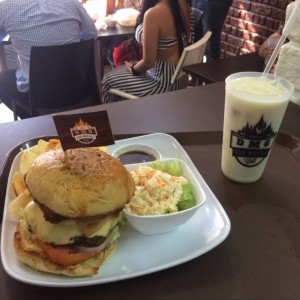 hanburguesa DMG con Chicha