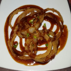 Aros de cebolla con BBQ