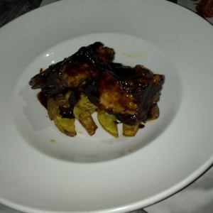 costillas de res en salsa BBQ