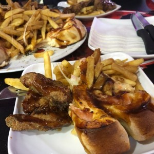 pizza de alitas y papas