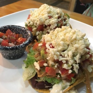 tostadas de carne mechada 