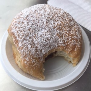 Dona rellena de Nutella