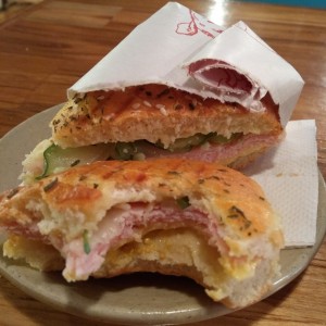 sandwich de pernil