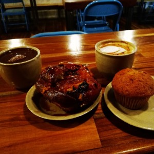 Chocolate caliente, Golfeado, Mocaccino y Cupcake de zanahoria