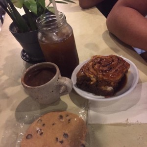 Papelon con Limon, Golfeado, Chocolate Caliente y Galleta de Chicolate