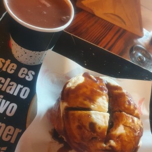 Golfeado con queso y Chocolate Caliente