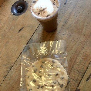 Galleta de chispas y mocaccino