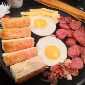 Desayuno tripa llena
