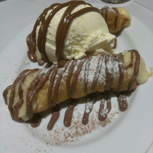 Cannolis & Gelato
